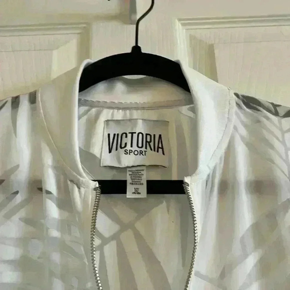 Victoria Sport white Palm Print Jacket Small Petite - Picture 4 of 5